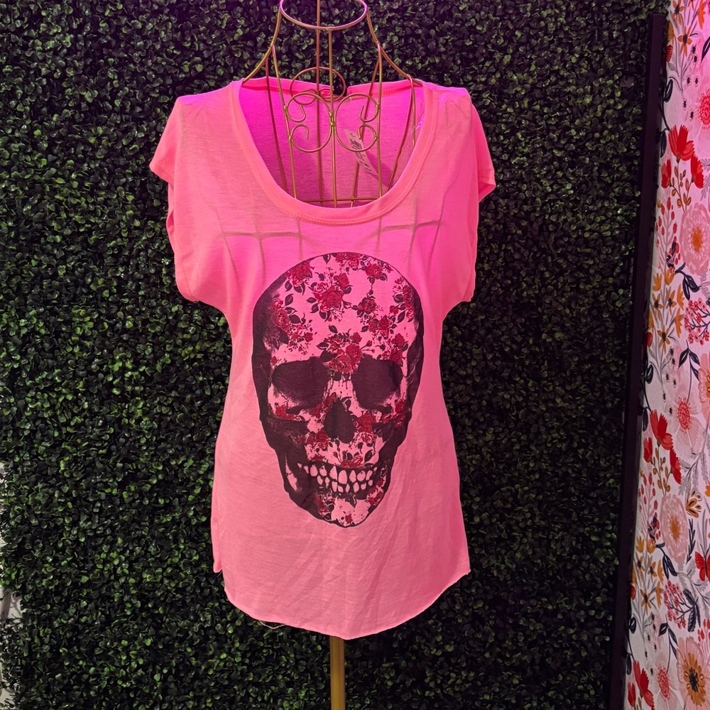 Windsor Pink Skull Graphic Short Sleeve Tee